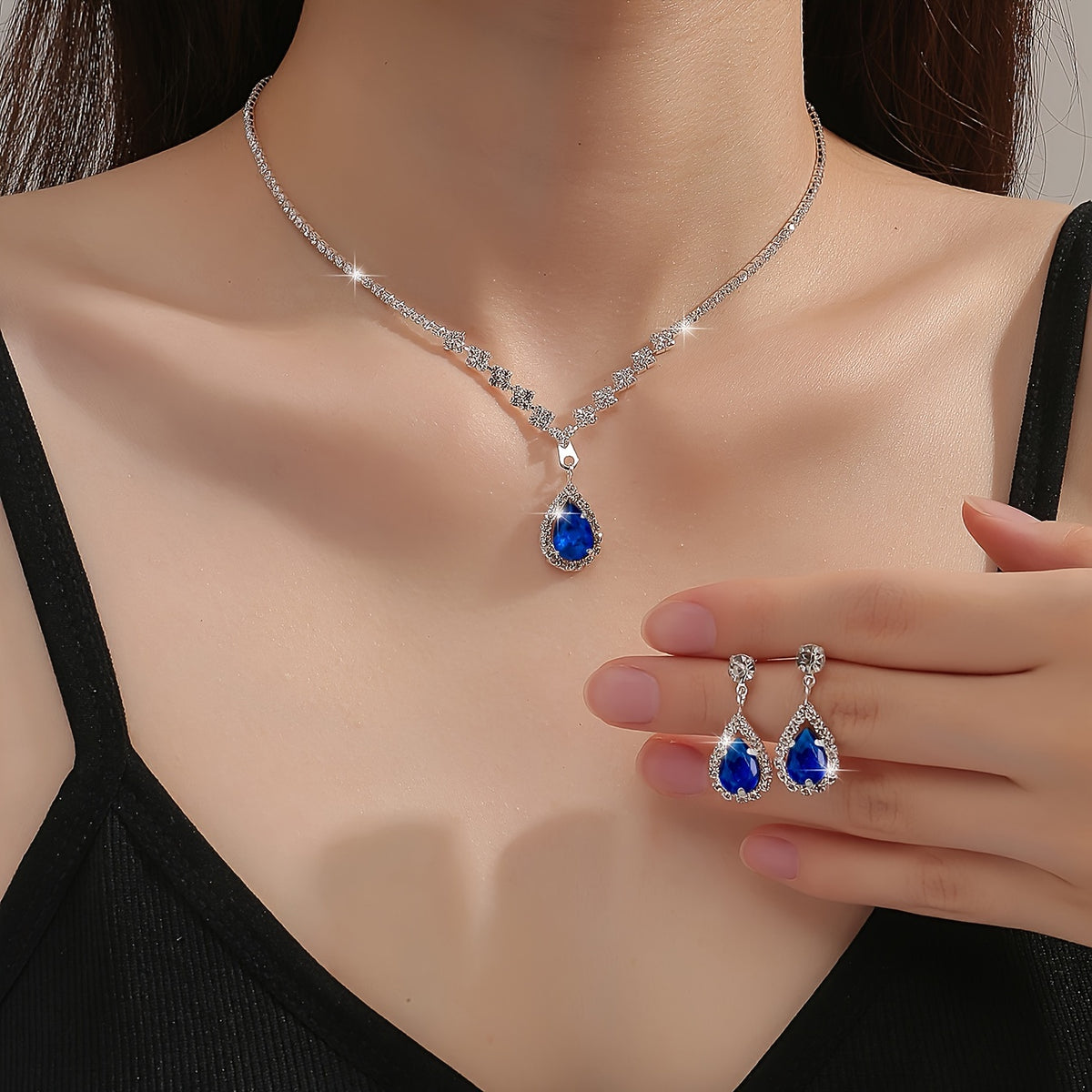 Luxurious Crystals Necklace And Earrings