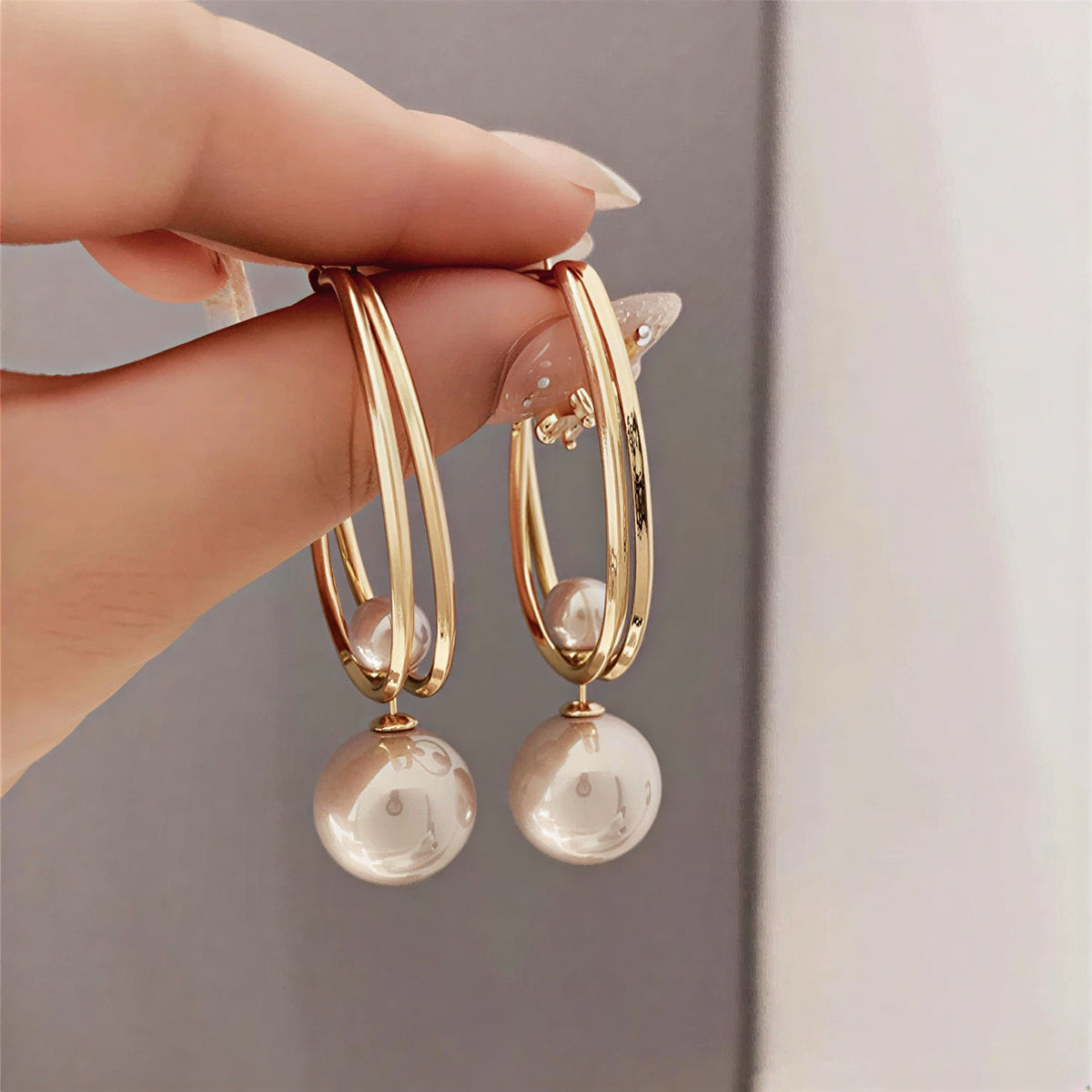 Graceful Charming Pearl Earrings