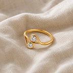 Retro Wavy Zirconia Gold Ring