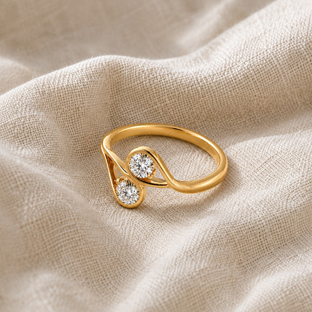 Retro Wavy Zirconia Gold Ring